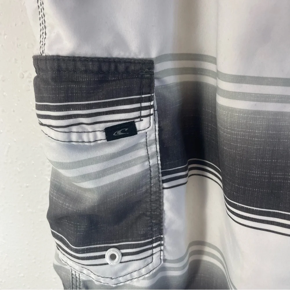 O’Neill board shorts size 34‎